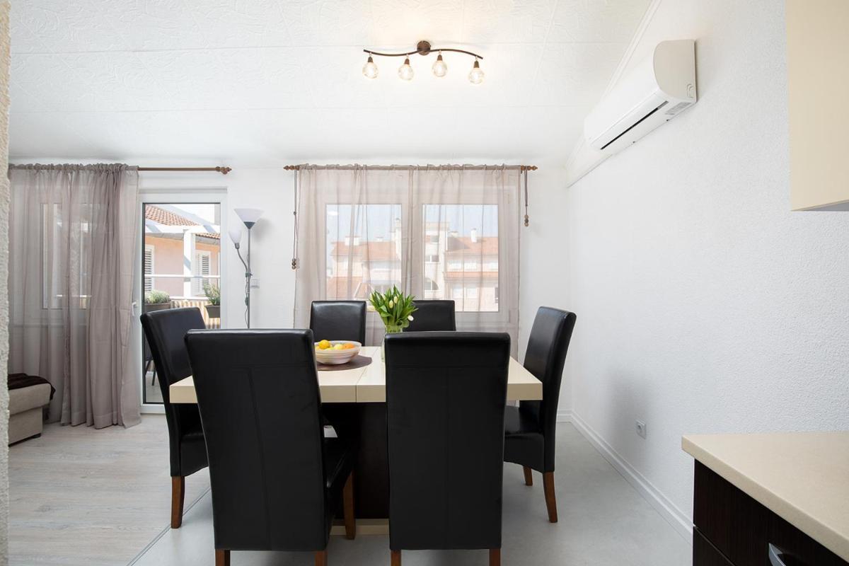 Apartment Aston พูลา ภายนอก รูปภาพ
