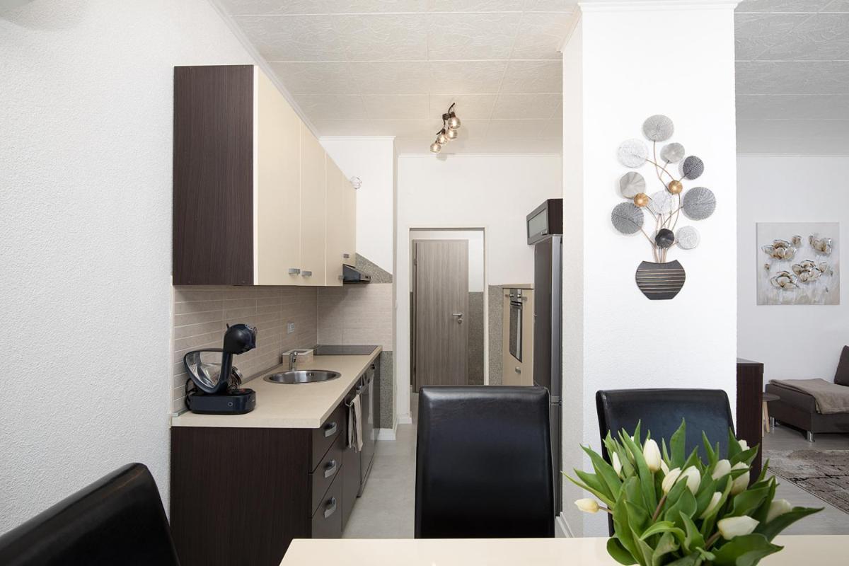Apartment Aston พูลา ภายนอก รูปภาพ