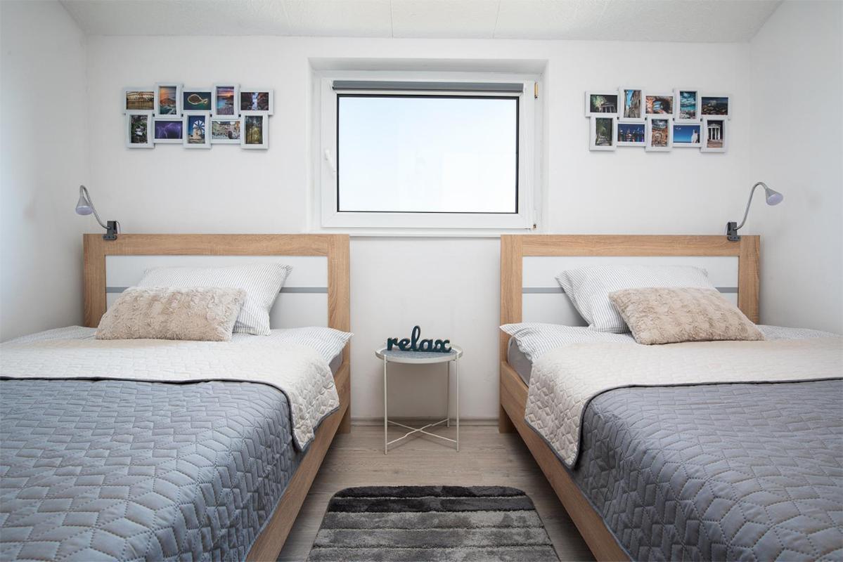 Apartment Aston พูลา ภายนอก รูปภาพ