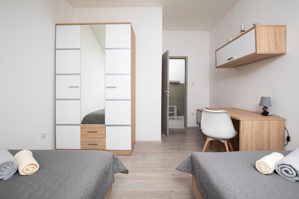 Apartment Aston พูลา ภายนอก รูปภาพ